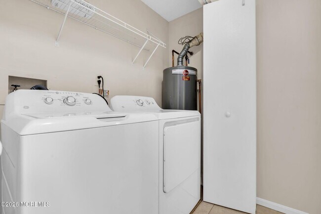 Building Photo - 2101 Bayhead Dr