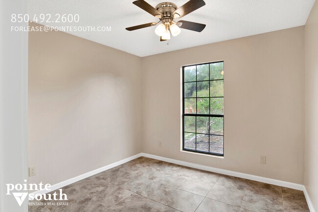 Building Photo - 6429 Schoel Ln