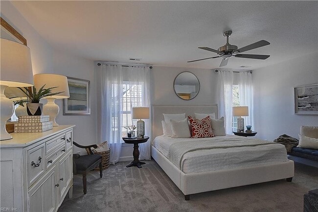 Building Photo - Three Bedroom Available