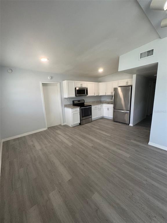 Building Photo - 5605 Cortez Dr