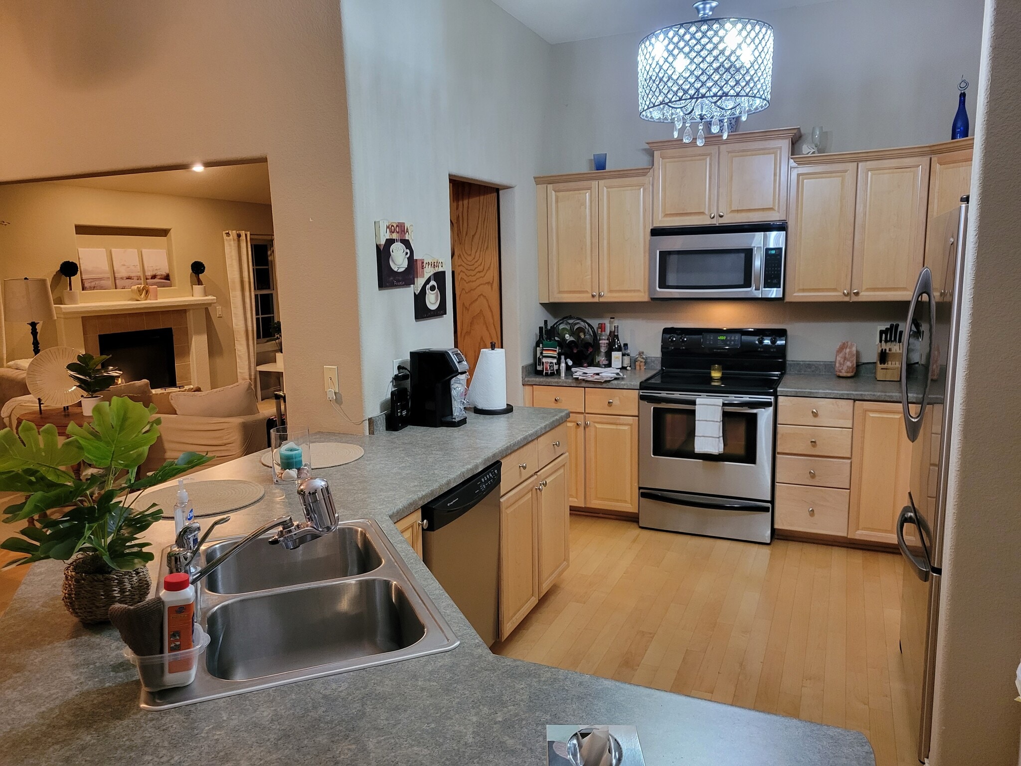 Building Photo - 1850 Stoney Ln