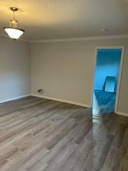 Building Photo - 67 Windtree Ln