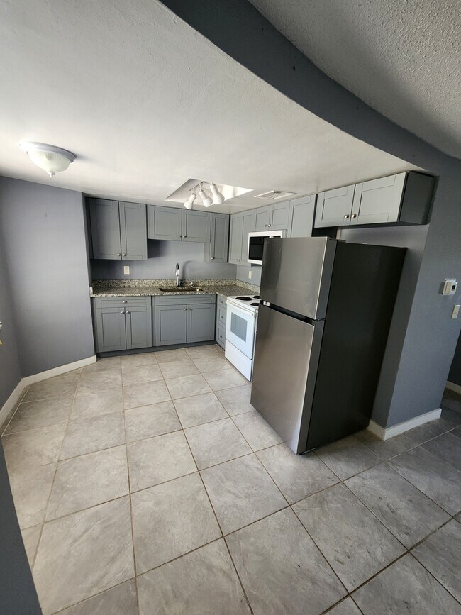 Kitchen - 12511 1st Is