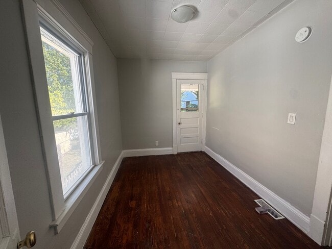 Building Photo - 1541 Hopkins Ave