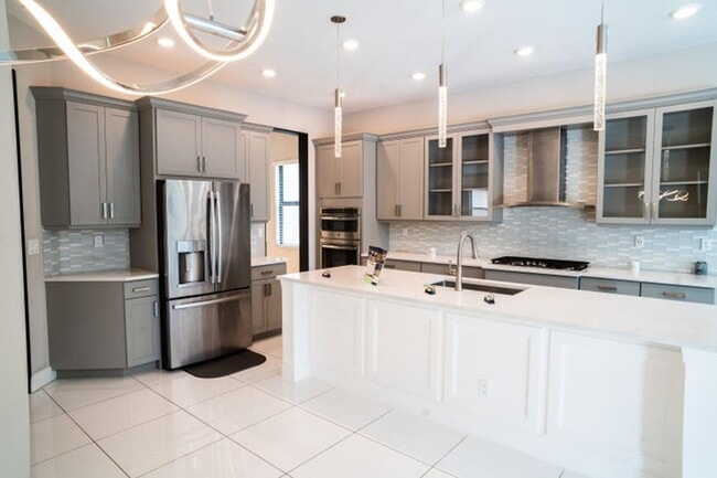Building Photo - 8665 E Baypoint Cir