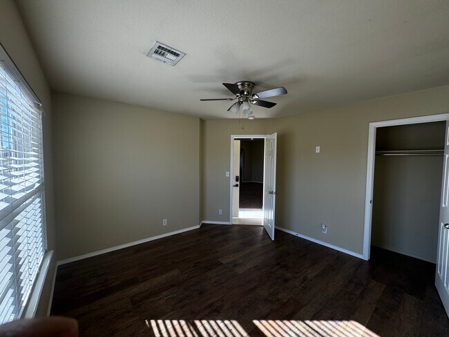 Building Photo - 14724 S Fern Pl