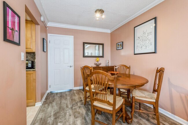 Building Photo - 101 N Birch Rd