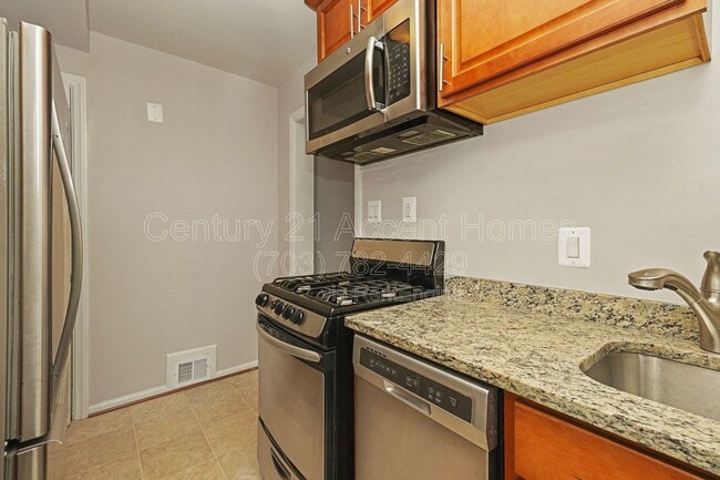 Building Photo - 2707 Jefferson Dr