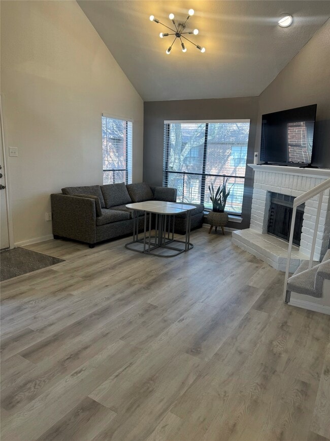 Building Photo - 3130 Walnut Bend Ln