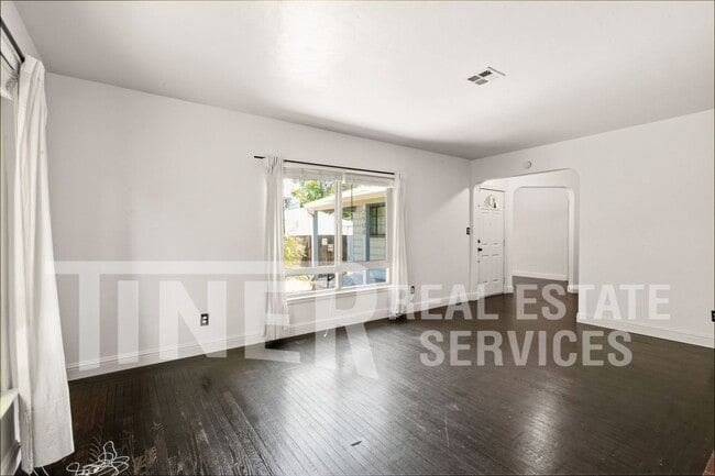 Building Photo - 2908 12th Ave