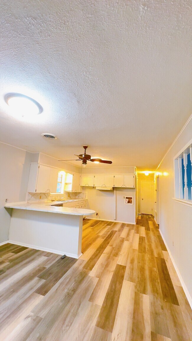 Primary Photo - 1015 19th St SW