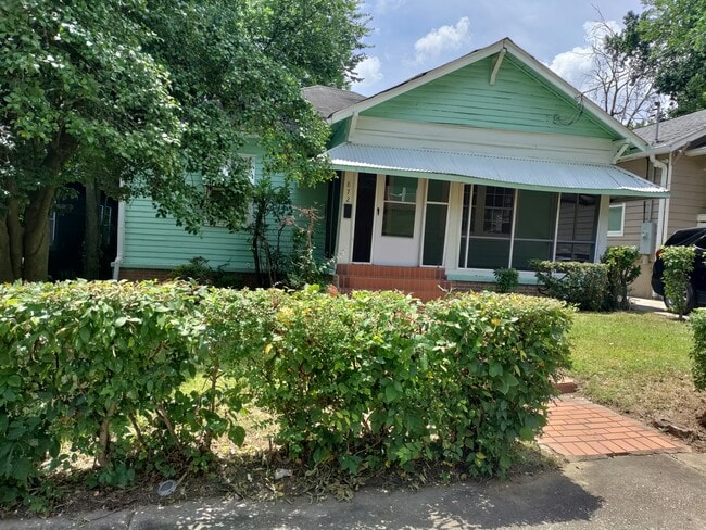 Building Photo - 872 Thurmond St NW