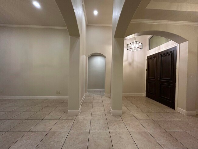 Building Photo - 3335 Hagen Lp