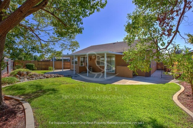 Building Photo - Beautiful 4 BD 2 BA Lincoln Home
