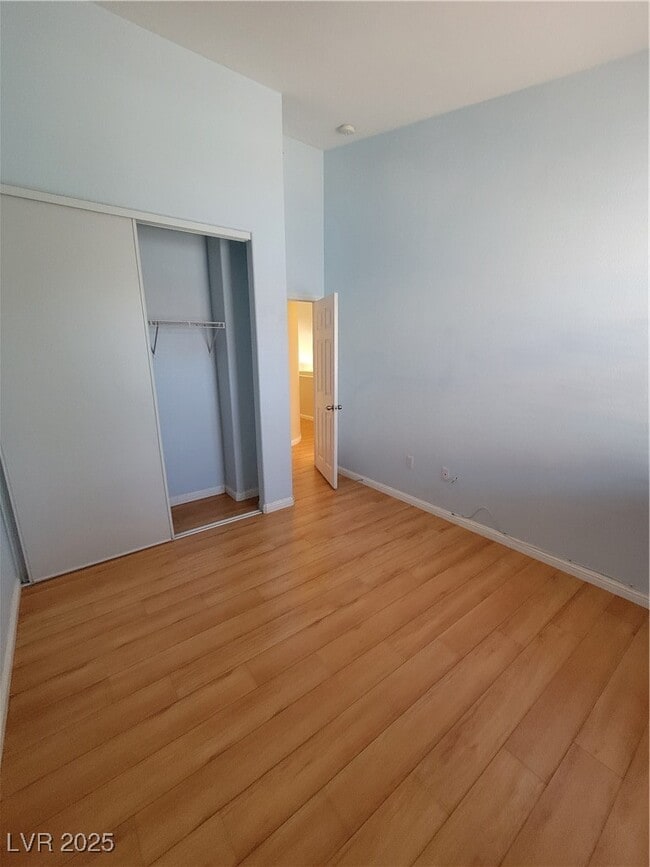 Building Photo - 8765 Villa Alex Ave