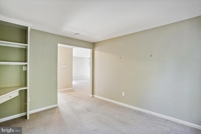 Building Photo - 8931 Falls Farm Dr
