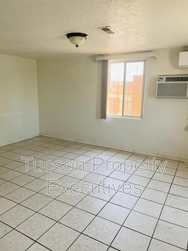 Building Photo - 208 W Ventura St