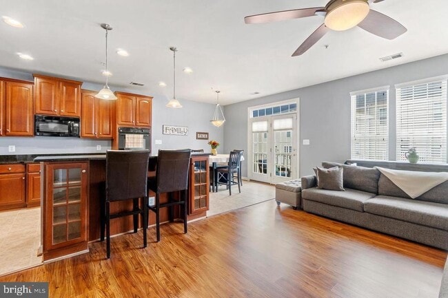 Building Photo - 2456 Eastbourne Dr