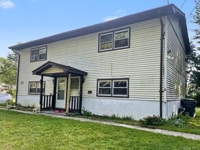 Building Photo - 1 Maple Ln