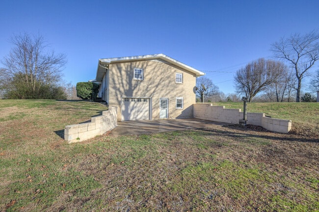 Building Photo - 9404 Locust Creek Rd