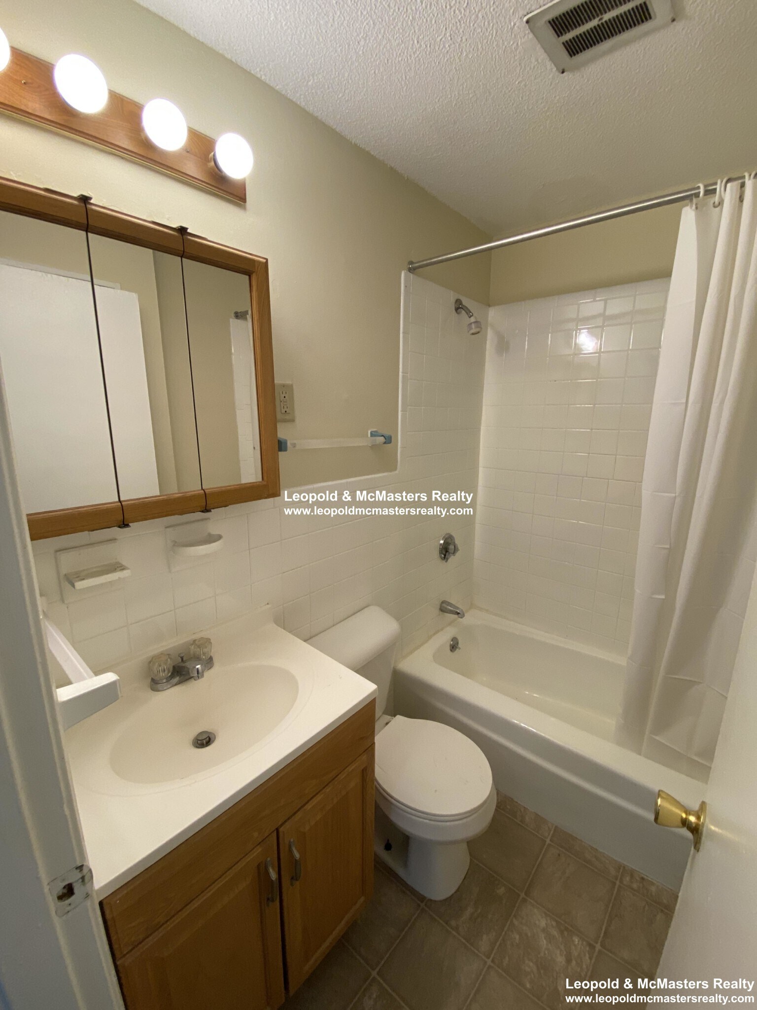 Building Photo - 1132 Commonwealth Ave