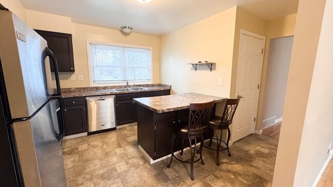 Building Photo - 707 Bong Blvd