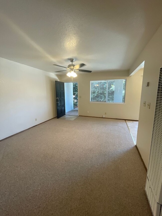 Building Photo - 1531 Gabilan Dr