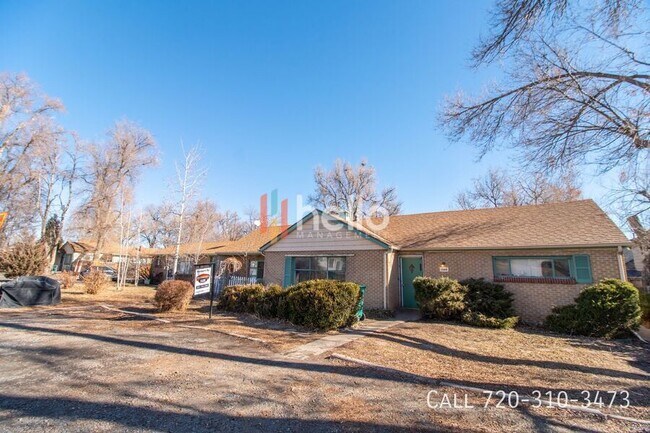 Building Photo - 1372 Zephyr St
