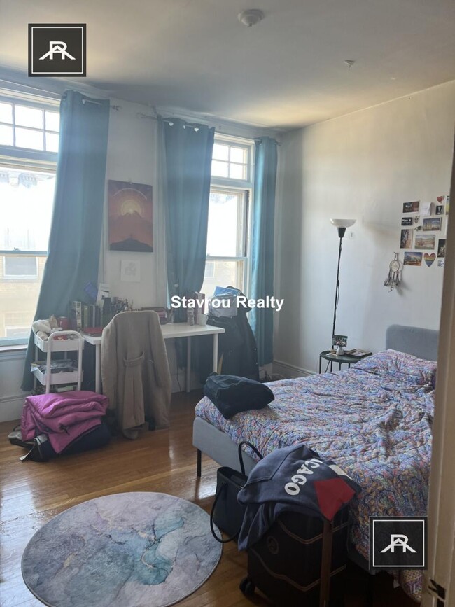 Building Photo - 3 bedroom in Brookline MA 02445