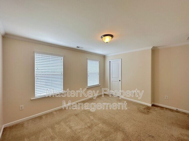 Building Photo - 761 McRae Rd