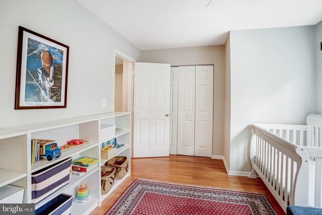 Building Photo - 1505 N Colonial Terrace