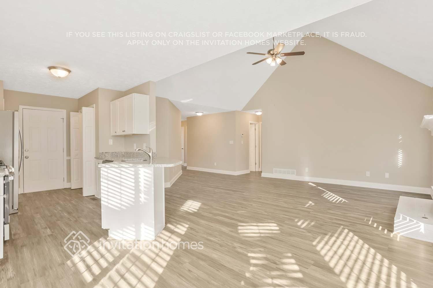 Building Photo - 300 Jasmine Dr