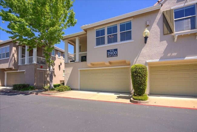 Building Photo - Upgraded 2BD/2BA Condo Near Empire Ranch G...