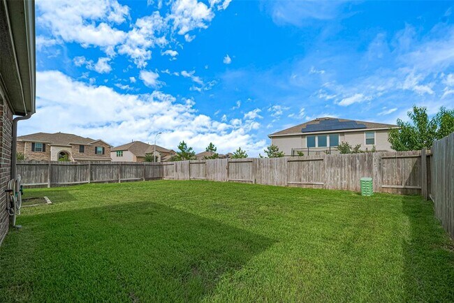 Building Photo - 16342 Rockdale Landing Dr