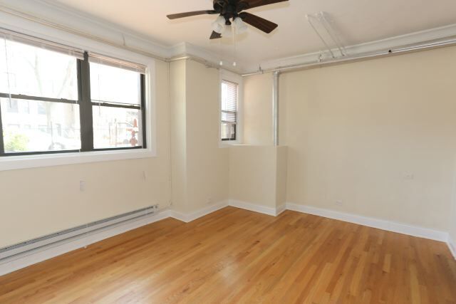 Building Photo - 4619 N Paulina St