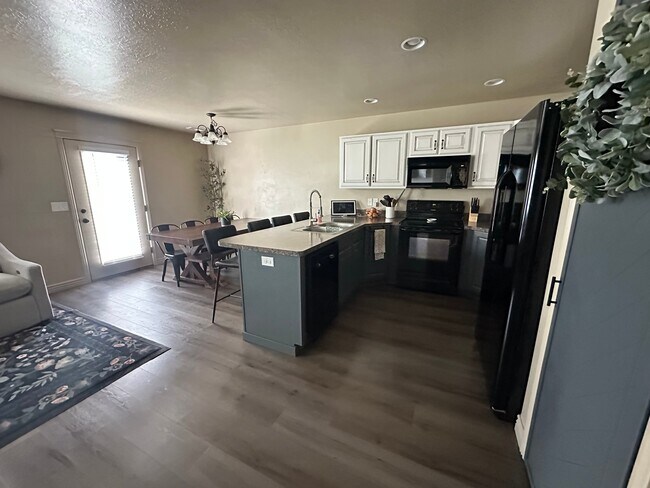 Building Photo - 2269 S Knights Way
