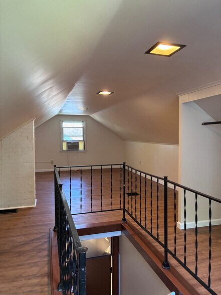 Building Photo - 6808 Marvin Ave