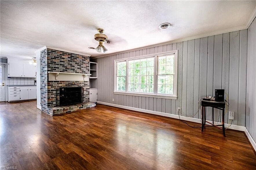 Building Photo - Room in House on Kinnamon Rd