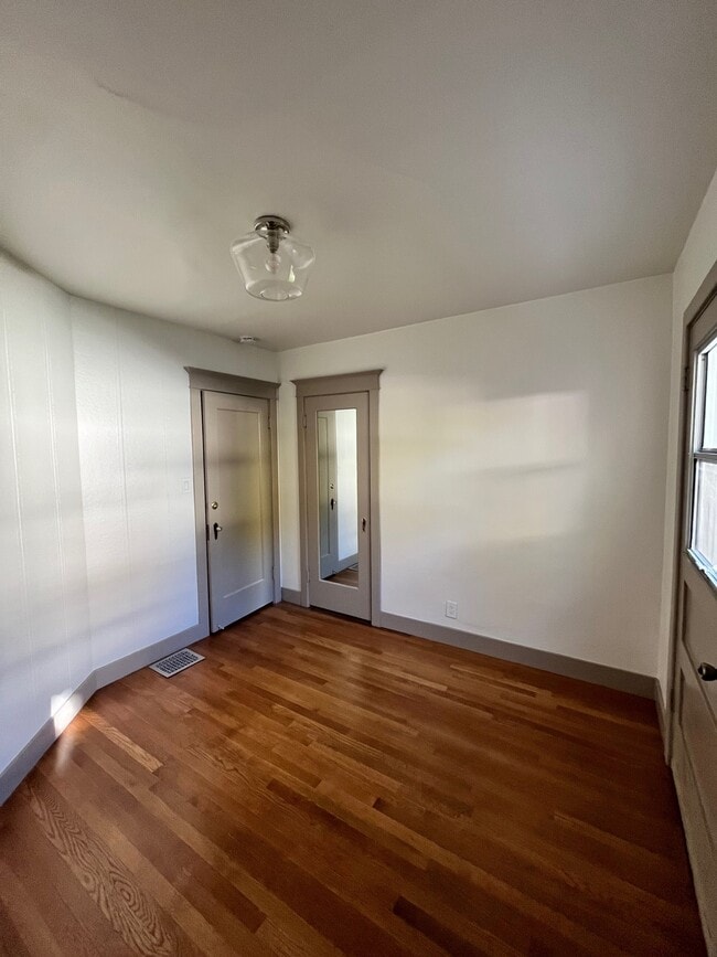 Building Photo - 1039 Humboldt St