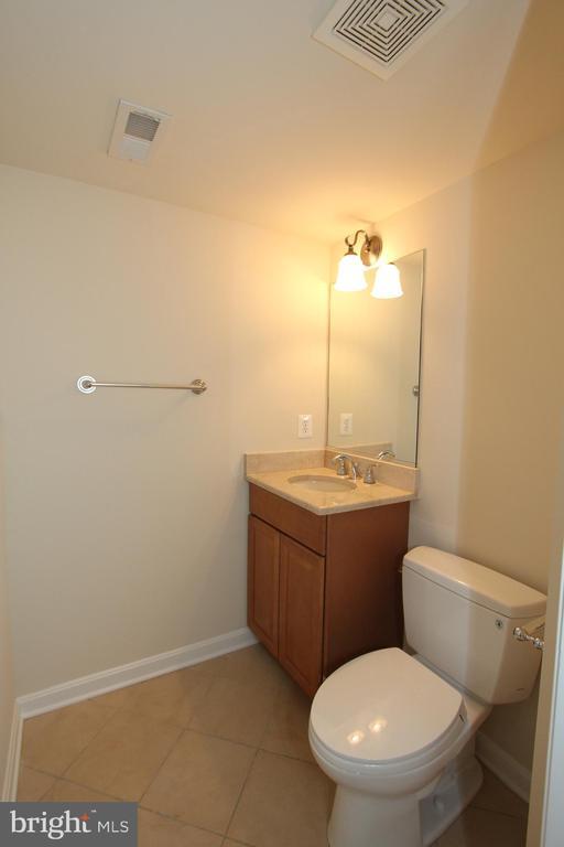 Building Photo - 10208 Sorrel Ave