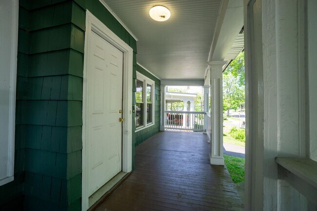 Building Photo - 706 Euclid Ave