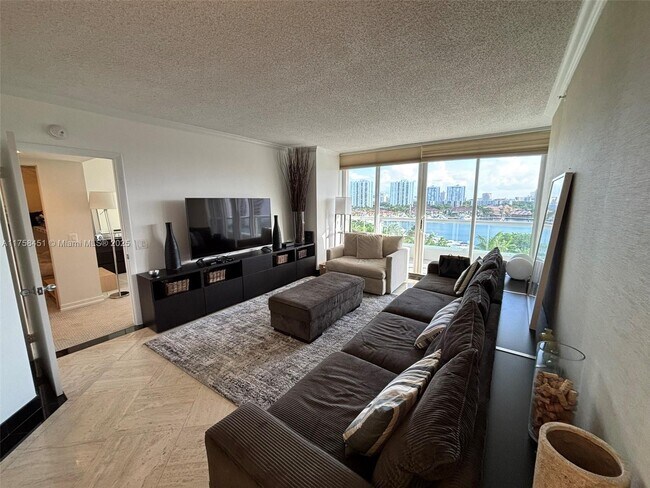 Building Photo - 21205 Yacht Club Dr