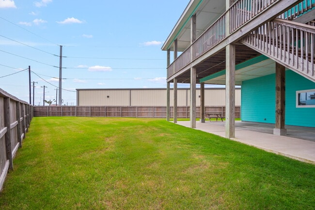 Building Photo - 100 Port Isabel St