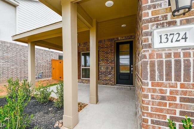 Building Photo - 13724 Lantana Breeze Dr