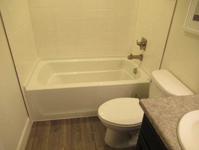 Building Photo - 6729 Windbrook Ct