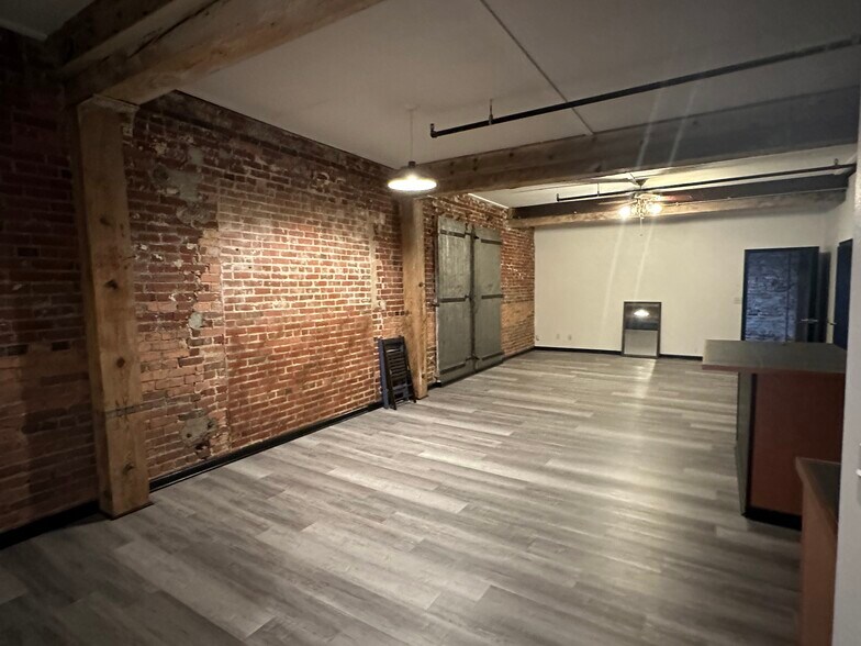 Building Photo - 112 State St