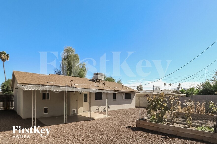 Building Photo - 12210 N Escobar Way