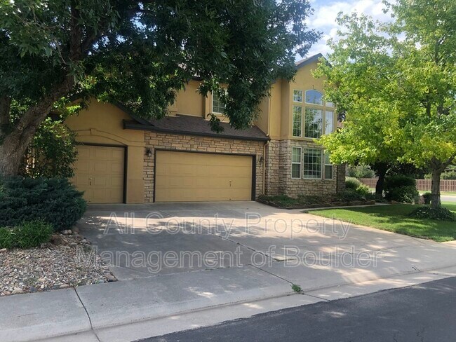 Building Photo - 1445 S Larkspur Ct