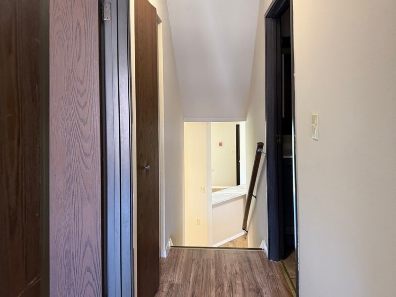 Building Photo - 9028 N Park Plaza Ct