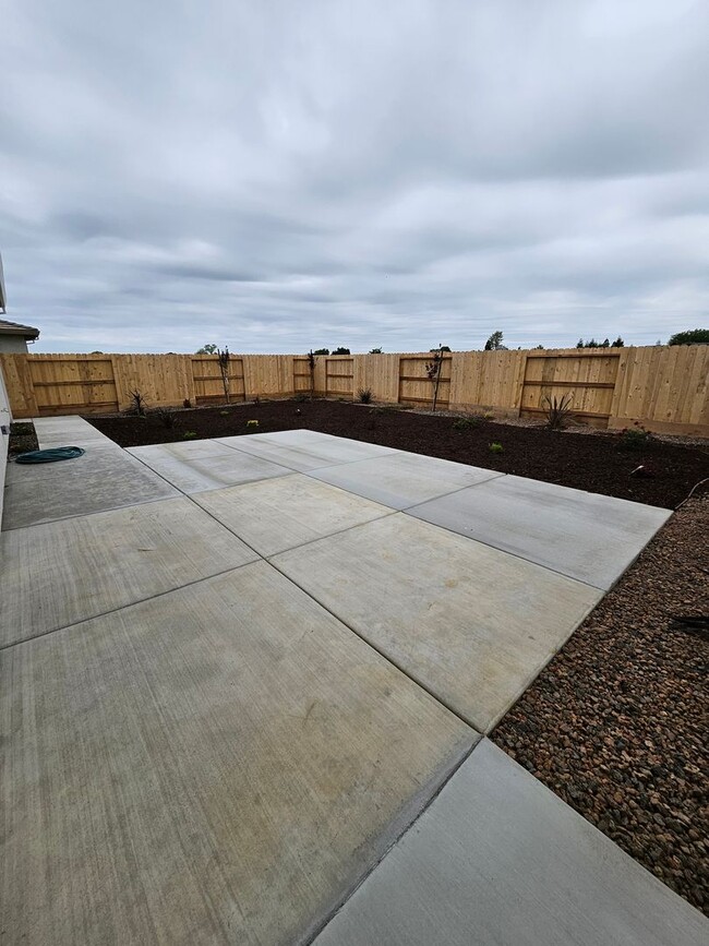 Building Photo - BRAND NEW BUILT HOME!!! 3 BEDROOM 2 BATH